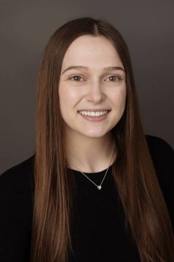 Victoria - assistant Victoria - assistant